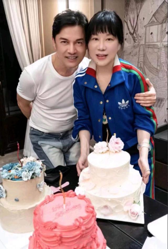 一婚娶周海媚二婚娶邝美云三婚娶亿万富婆吕良伟到底凭啥