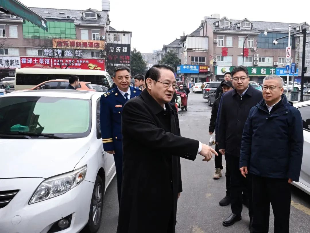 省委书记暗访,结果负责人迟到12分钟