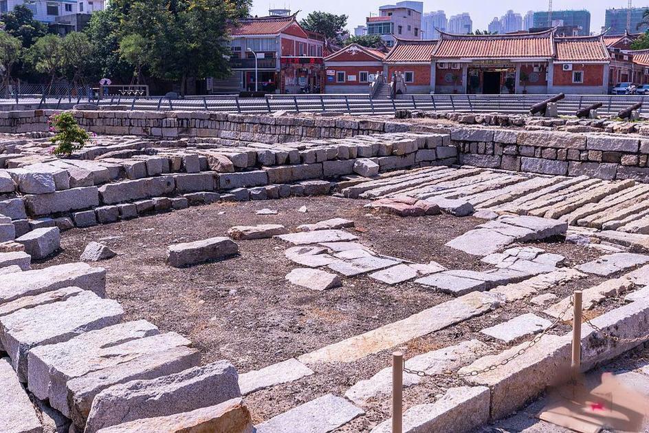 《浣溪沙·德济门遗址》庄灿煌