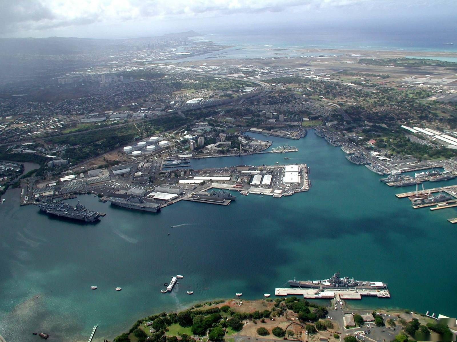 美军高超音速武器系统难产,关岛不过是一座小岛,随时沉没