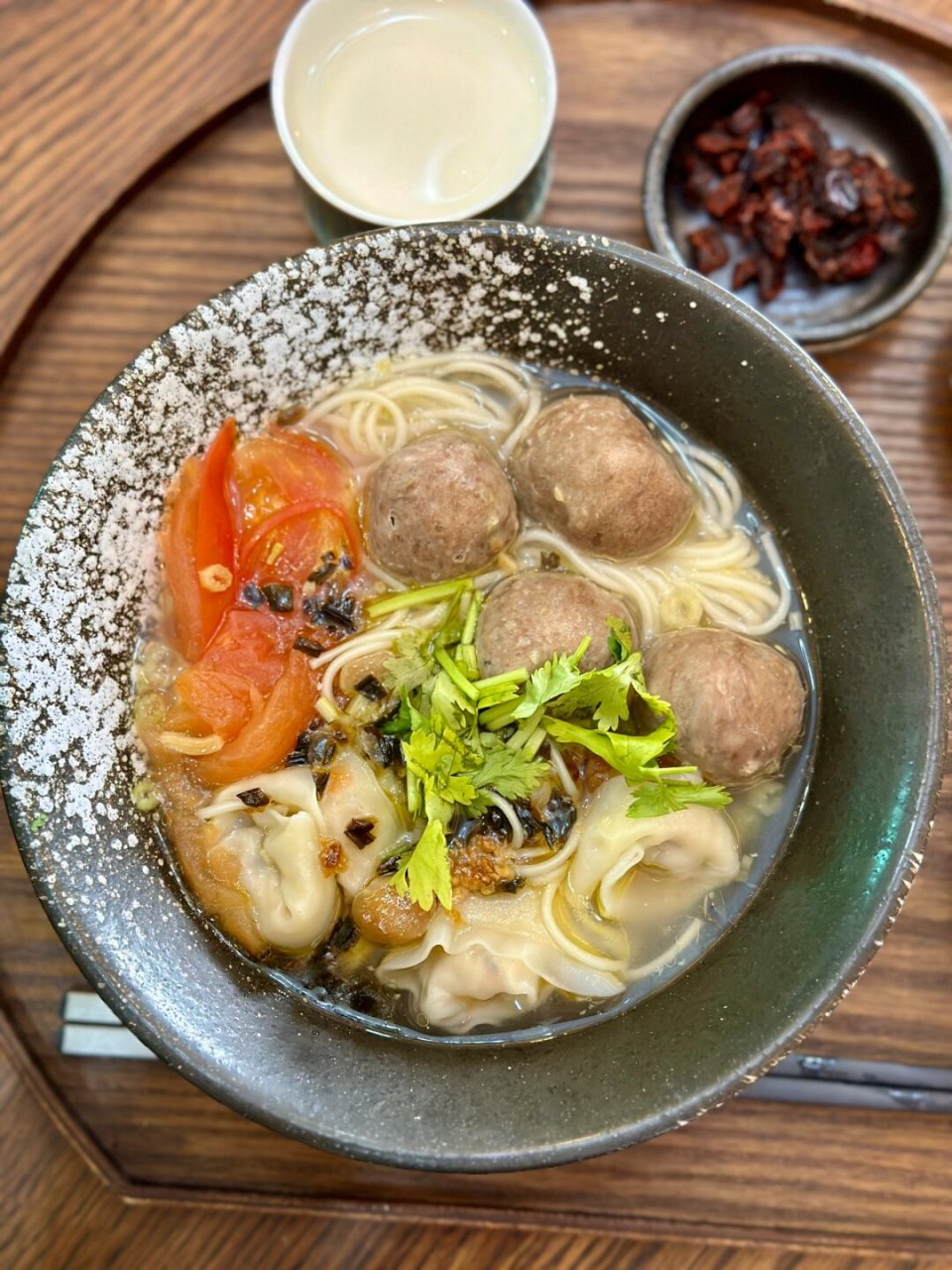 牛肉丸云吞面|工作日不重复早餐系列  二人共享的丰盛早餐  今天,我的