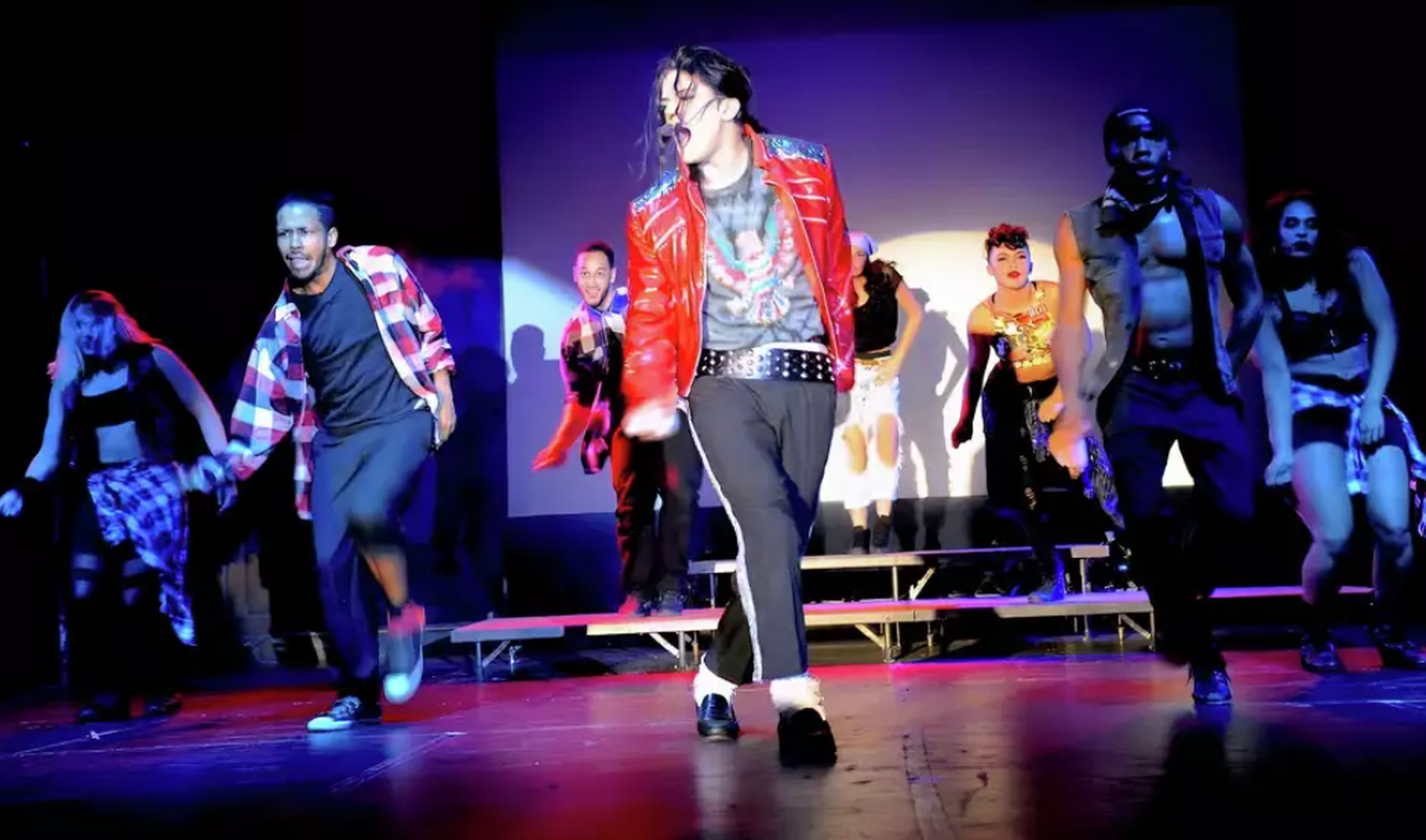 康涅狄格人将为丹伯里宫带来"终极迈克尔·杰克逊体验";乔比·罗杰斯