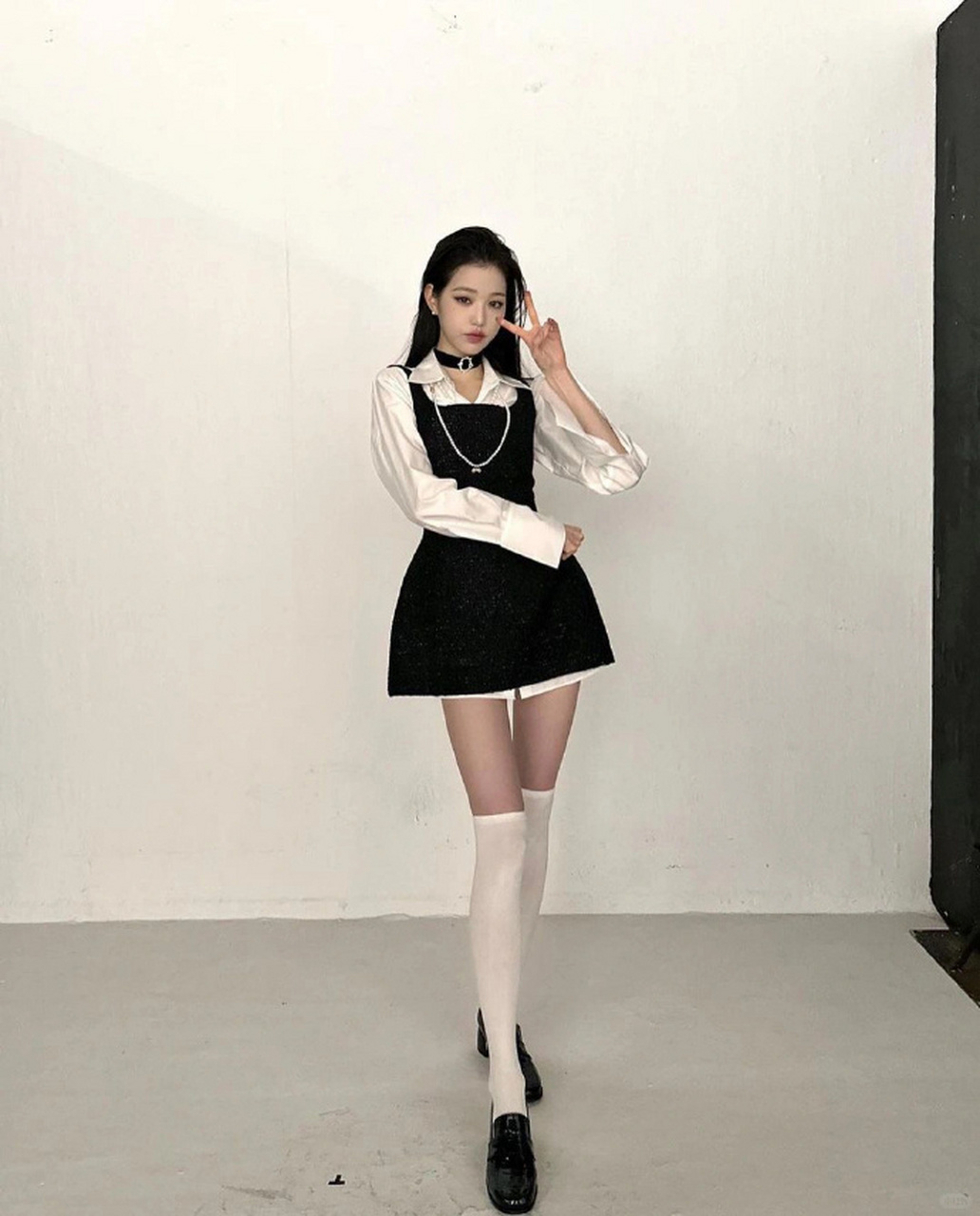 拥有修长的美腿是许多女性的梦想,但张元英却让这个梦想变得遥不考鞍