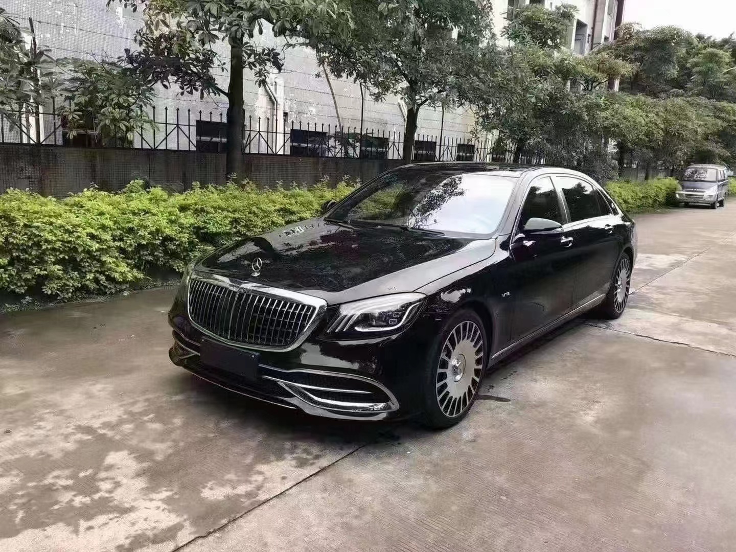 19款奔驰迈巴赫s680全款83.5万,代表着豪华,尊贵的身份地位象征