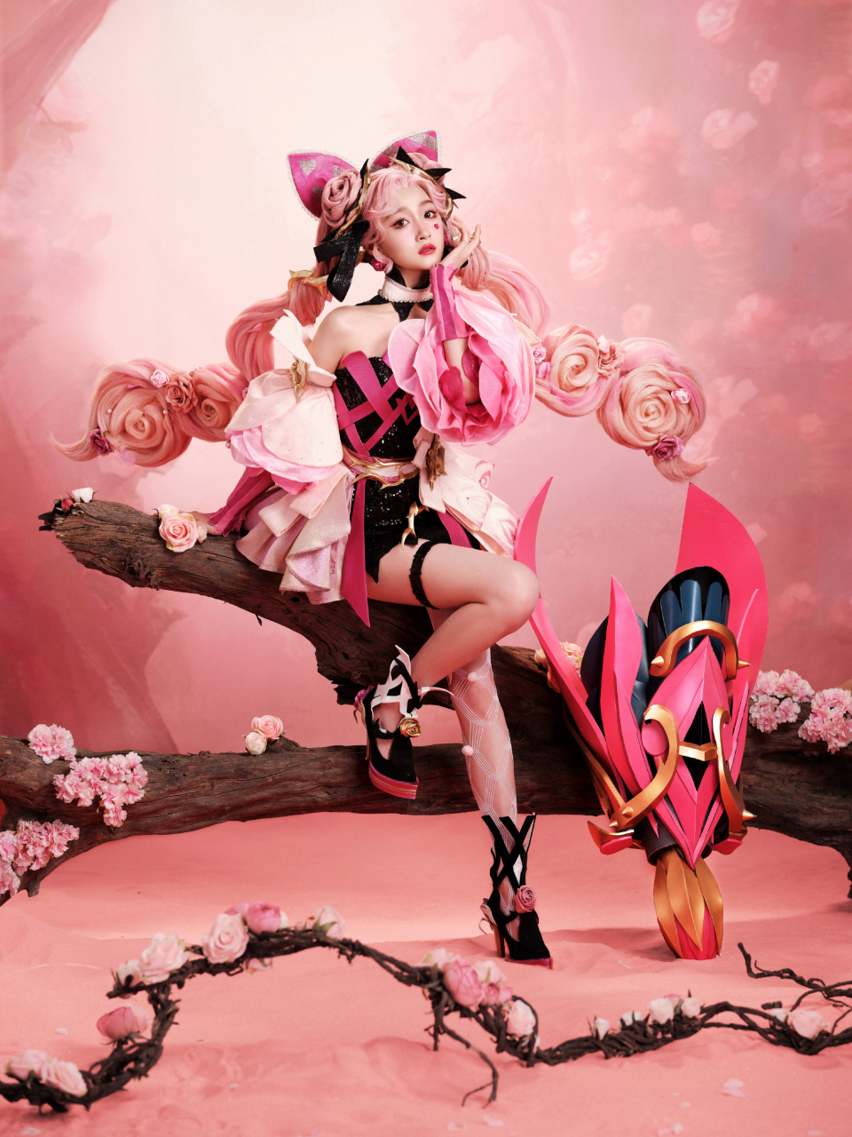 关晓彤cos孙尚香第二弹  关晓彤cos孙尚香蔷薇恋人,这个还原度简直了