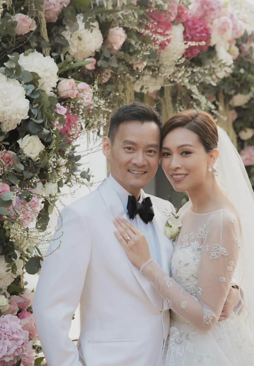 梁荣忠曾向钟丽淇承诺"此生不娶",但现在却违背誓言.