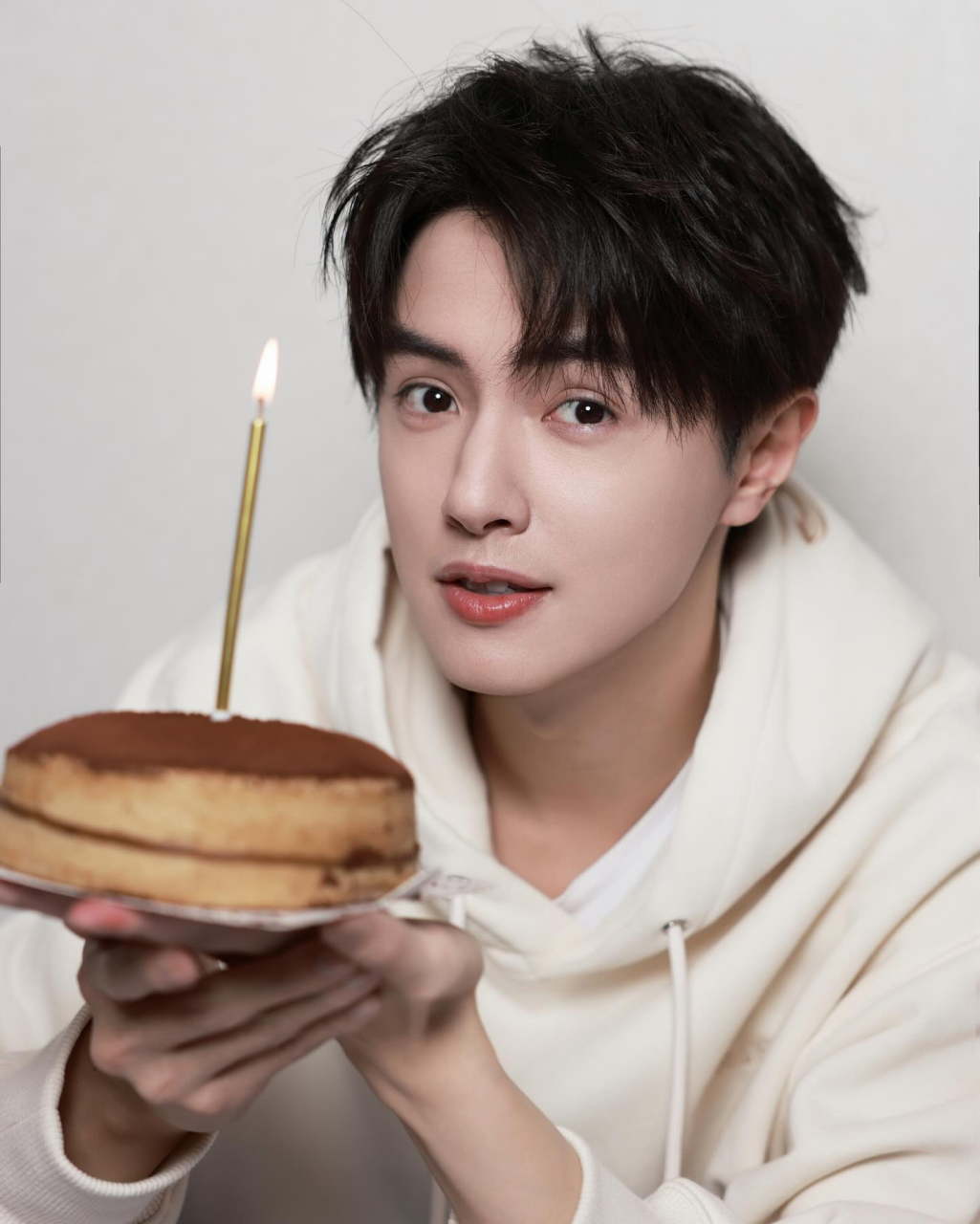 官鸿29岁生日照 记得要一直保持微笑96 #最靓头像壁纸征集赛