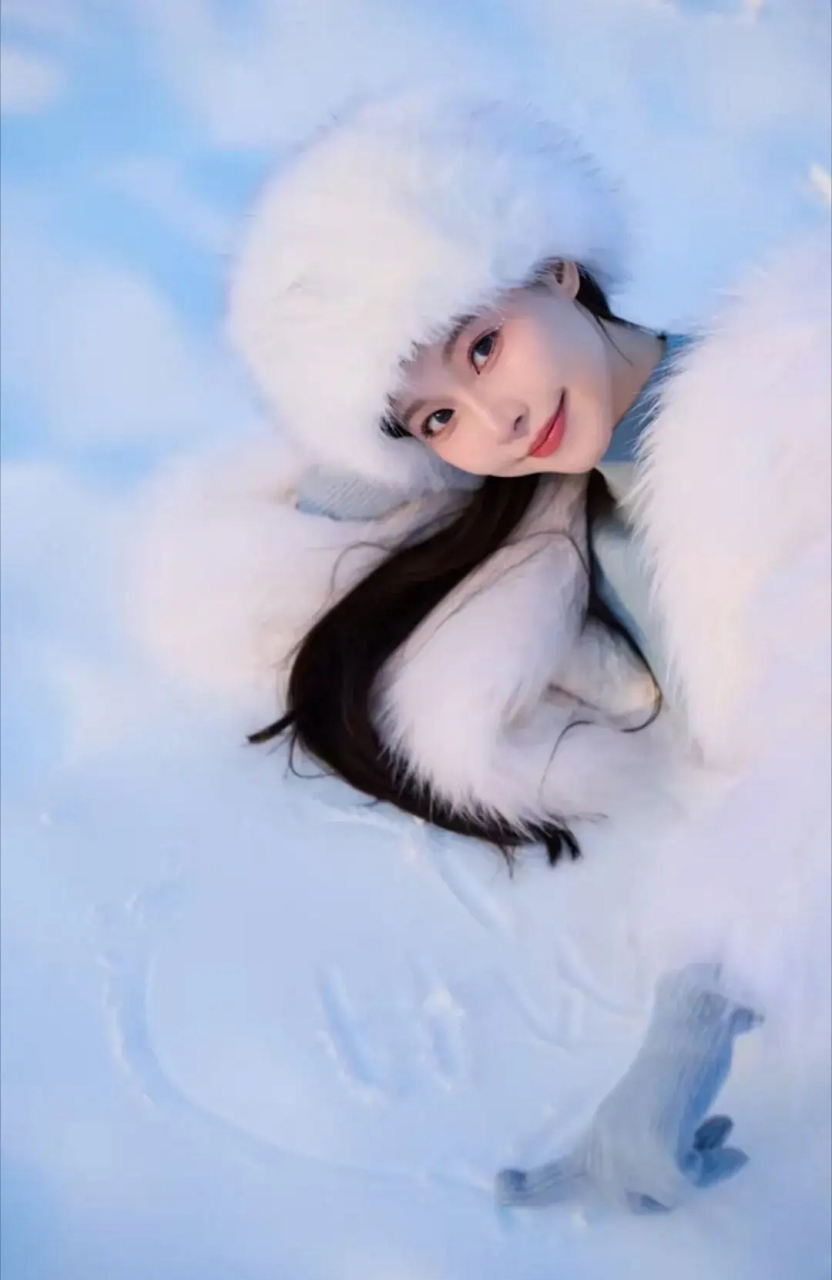 赞美雪中的美女图片