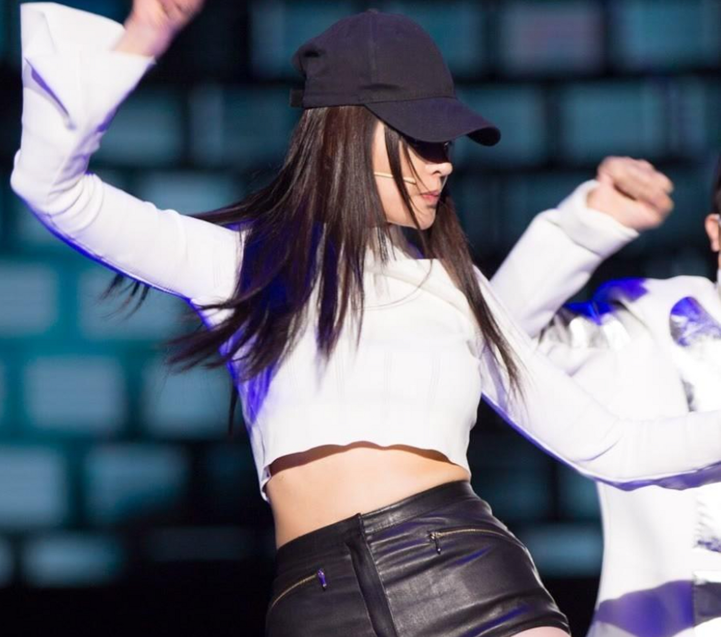 张天爱的热舞现场高清写真引爆全网,展现了她超凡的舞蹈技巧和性感