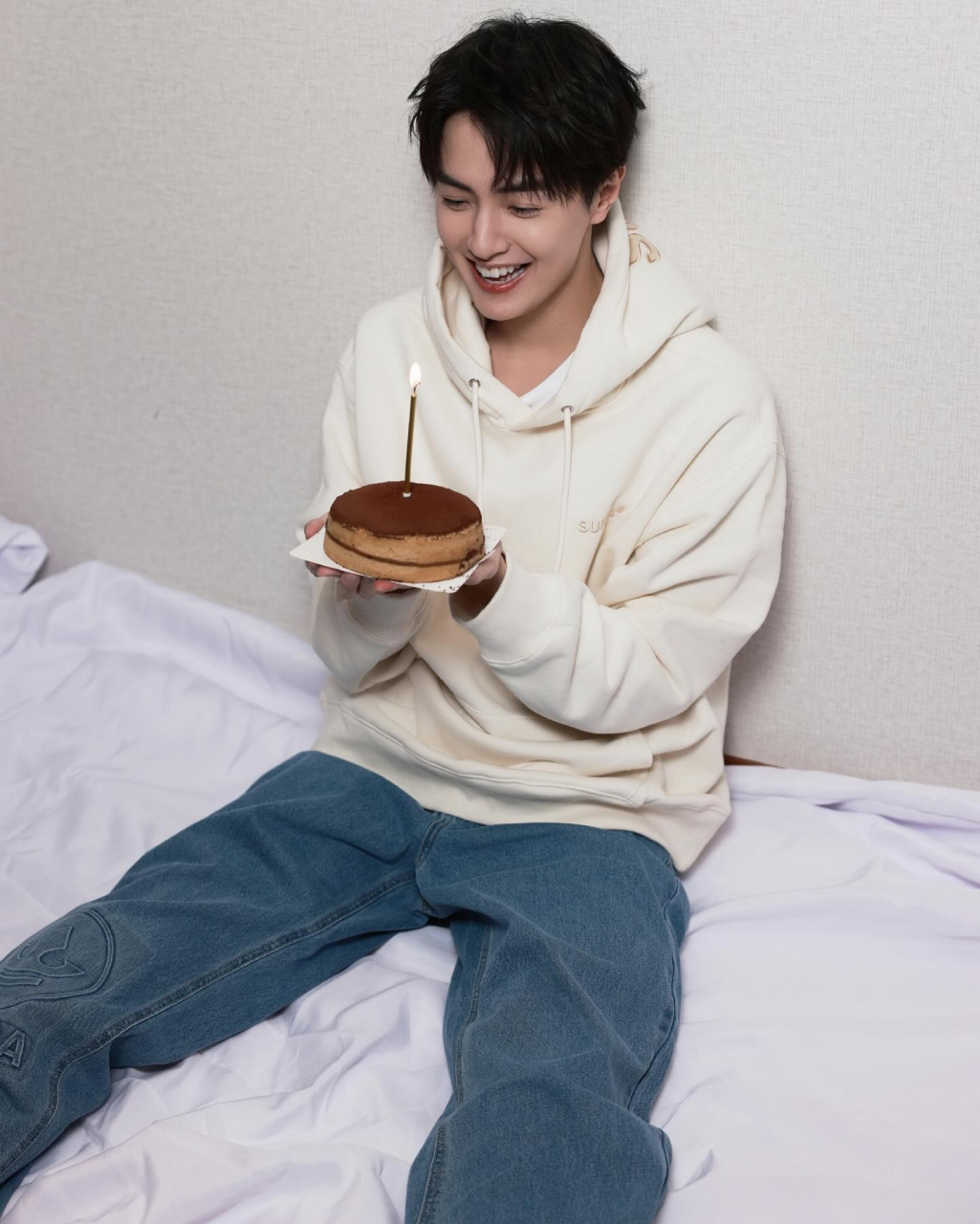 官鸿29岁生日照 记得要一直保持微笑96 #最靓头像壁纸征集赛