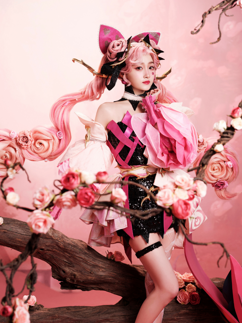 关晓彤cos孙尚香第二弹  关晓彤cos孙尚香蔷薇恋人,这个还原度简直了