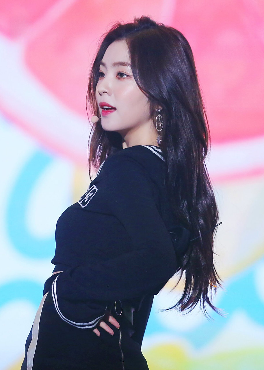 裴珠泫在 1991 年 3 月 29 日出生于韩国大邱市,是韩国女子演唱组合