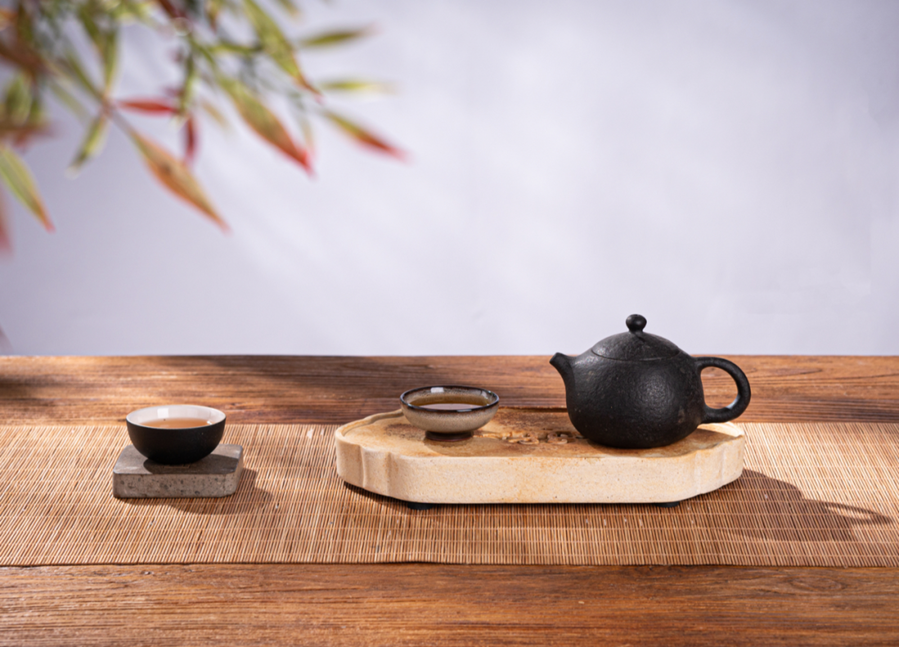 巴蜀汉陶·仿汉砖干泡茶承是一款兼具实用和艺术价值的茶台,具有强