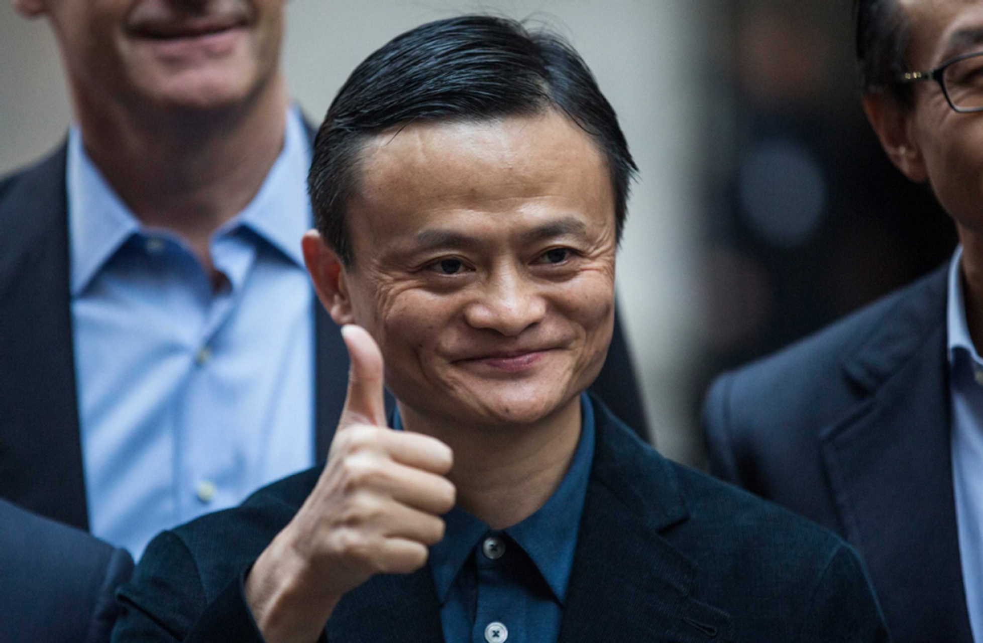马云卸任阿里巴巴董事长,股票套现引发质疑.