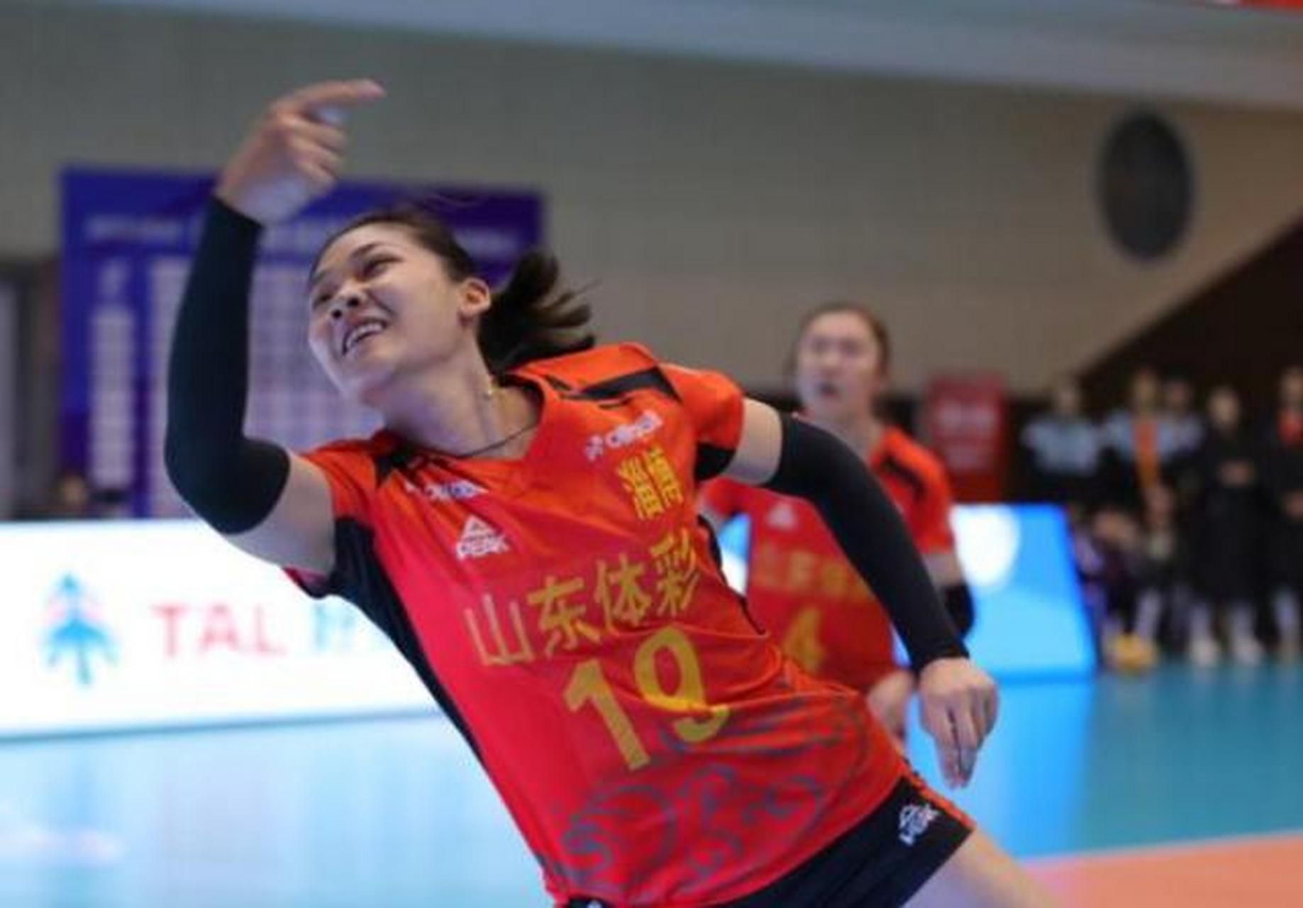 山东女排之所以在这场比赛中没有战胜福建女排,是因为她们的接应二传