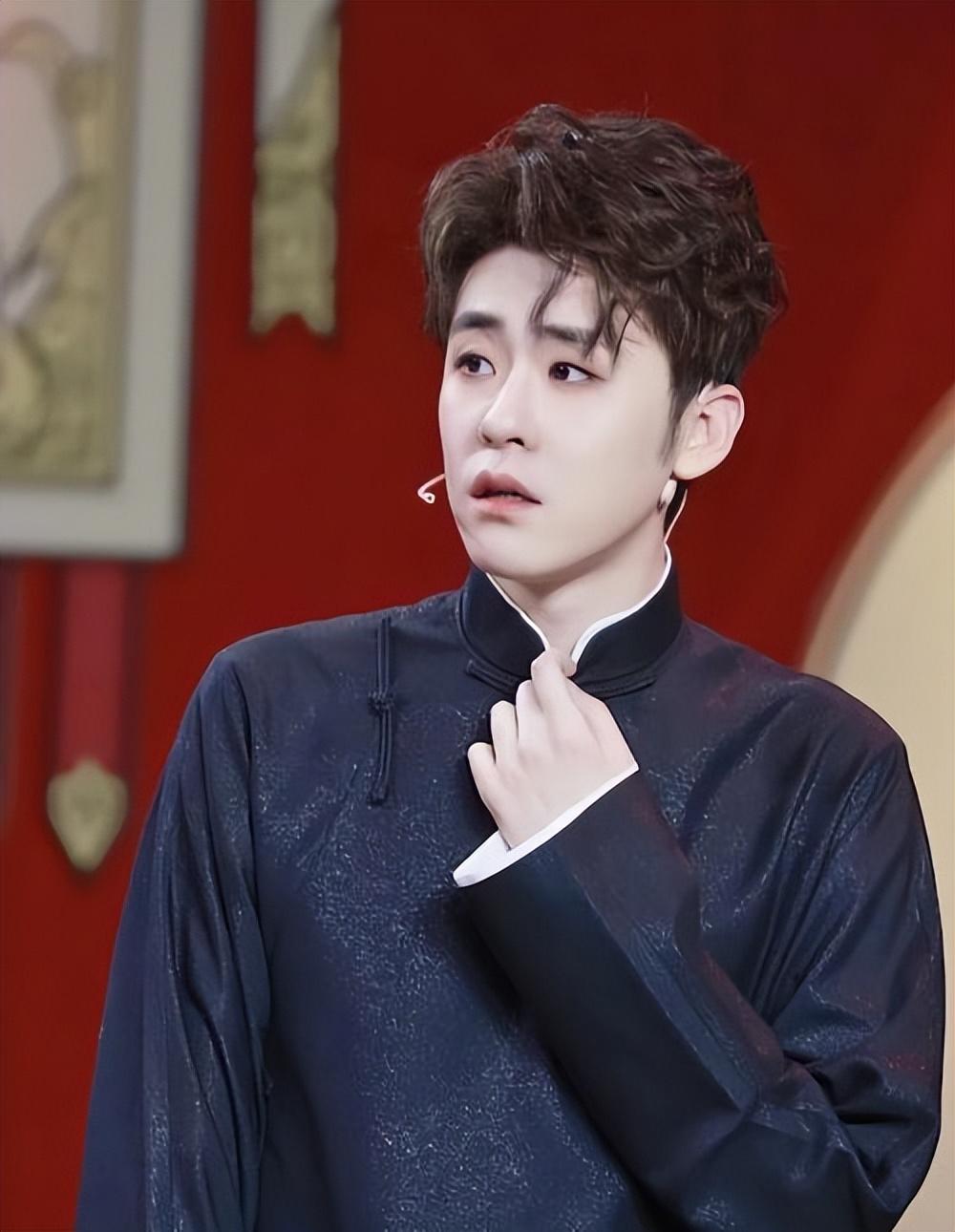 德云社往事:张云雷从高台坠下死里逃生,爆红背后的故事令人唏嘘