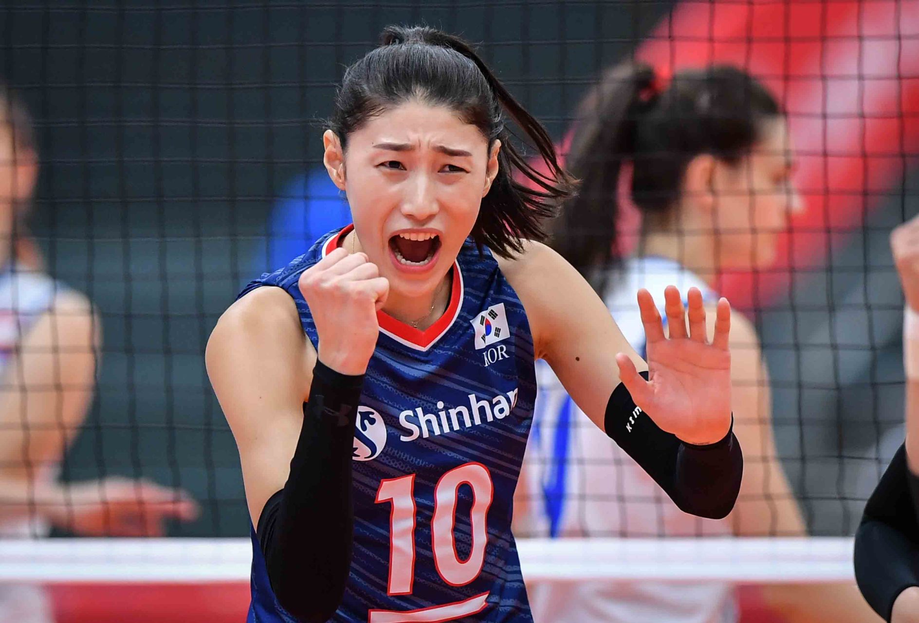 金软景与朱婷的偶像情缘引人注目.[原文:科目三,火到韩国了!韩国.