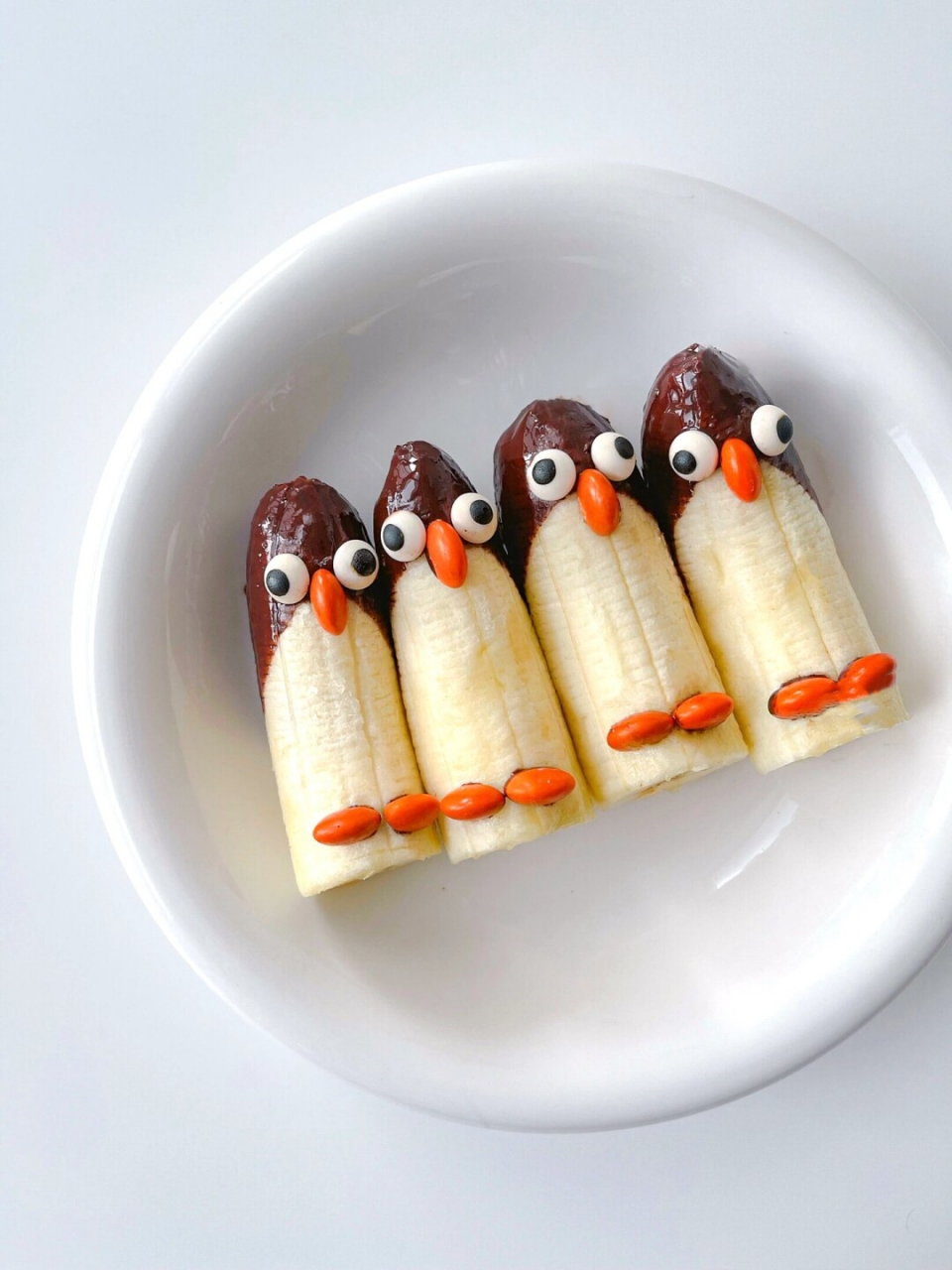 水果摆盘 香蕉企鹅  想让孩子多吃水果,又担心他们不喜欢?