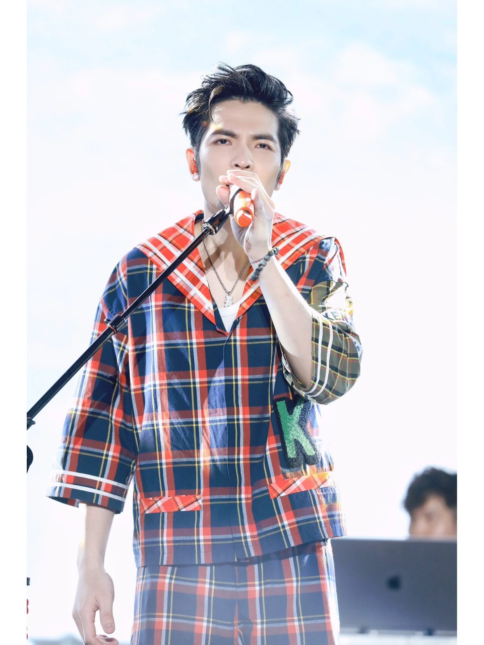 歌手萧敬腾遭网友质疑吸毒报警检测自证清白 萧敬腾亮相上海参加活动