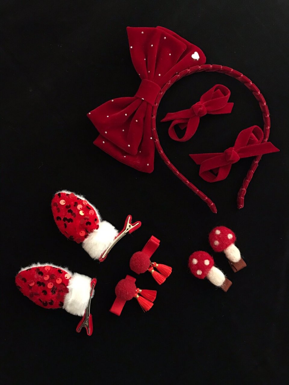 女儿的漂亮卡子们  生女儿太快乐了,这些精致的发卡都好精致!