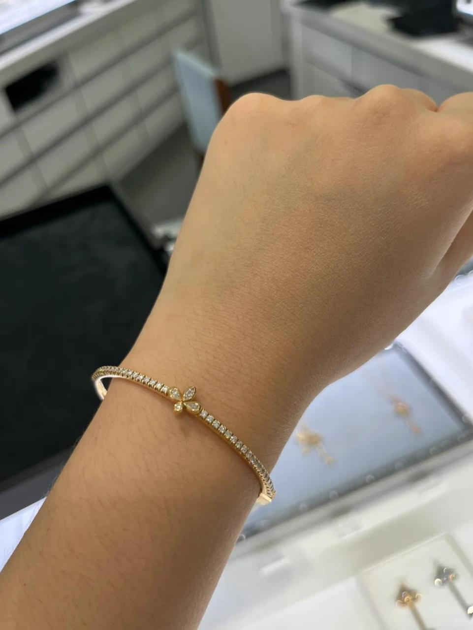 那些大牌手镯手链 在skp基本试了所有珠宝品牌甚至lv chanel dior的