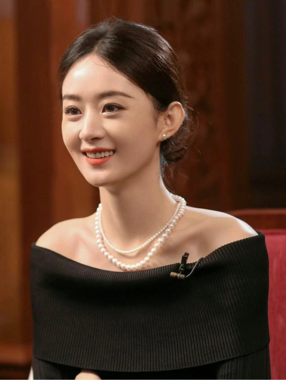 这姐竟这么养生 赵丽颖的助理是个细心周到的人,他每天都会为赵丽颖