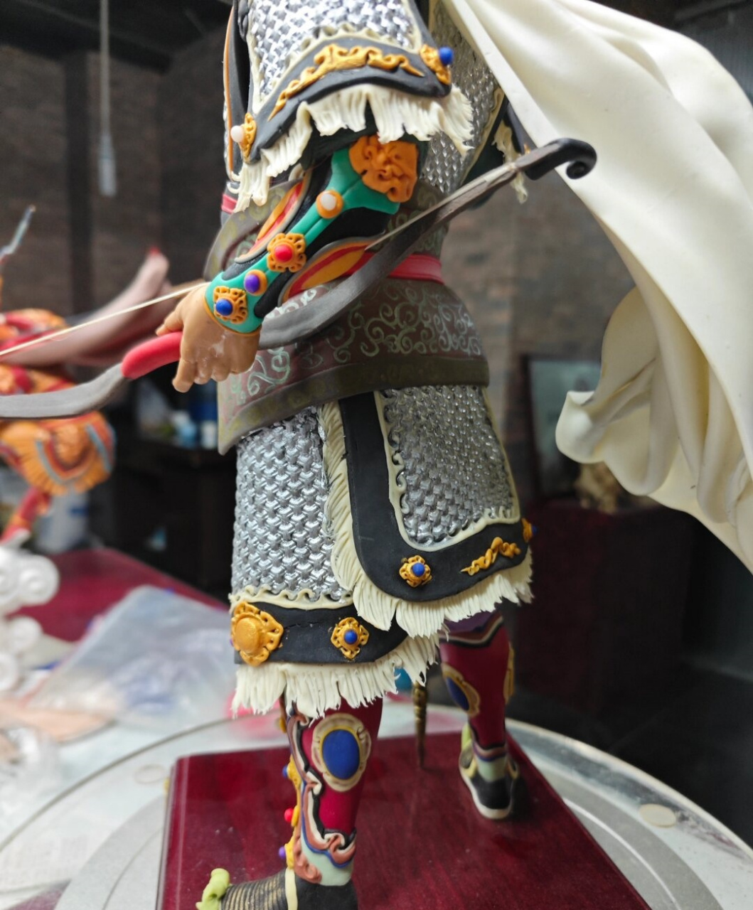 非遗面塑作品《赵子龙》  非遗面塑作品是一种传统的民间艺术,它以