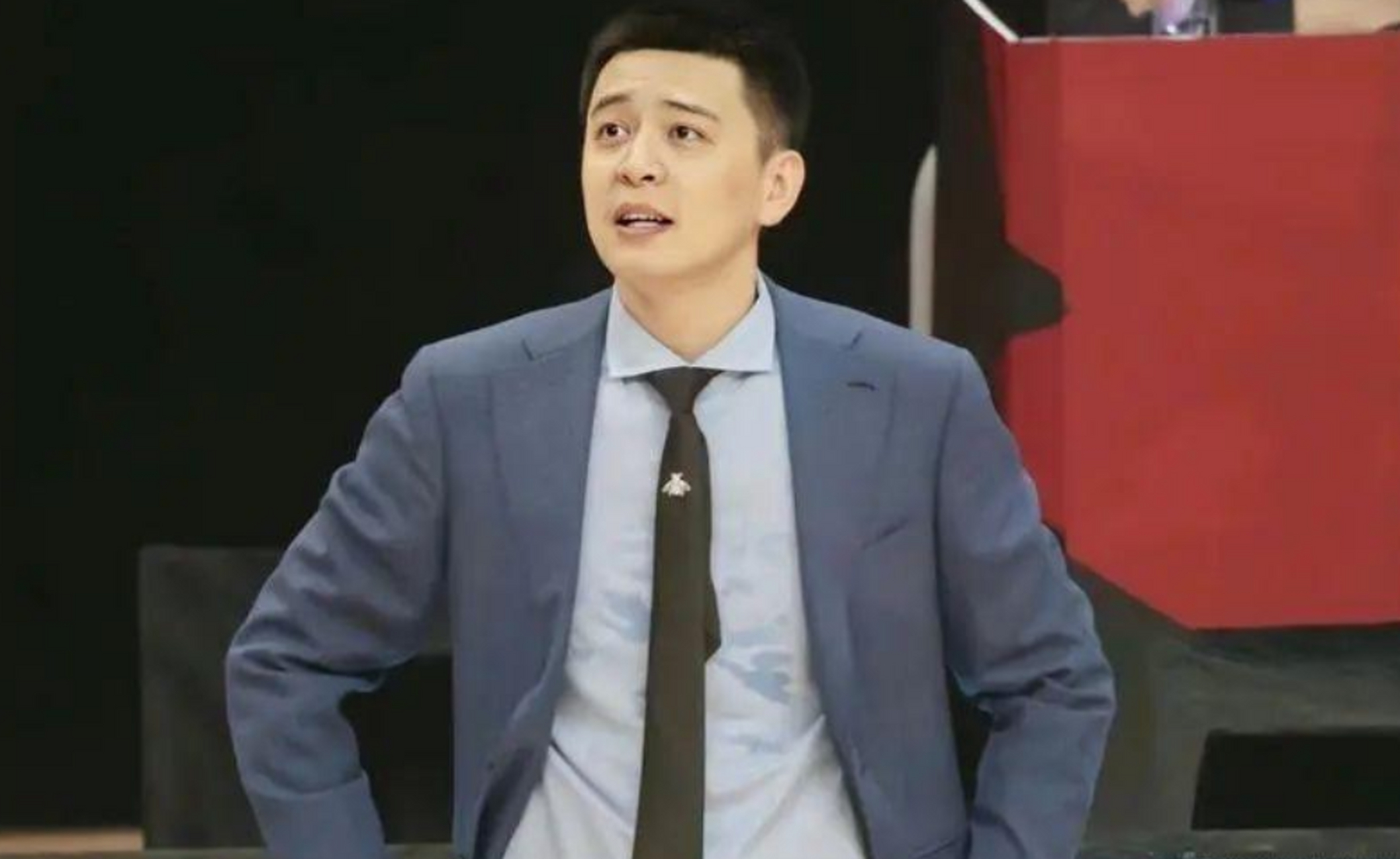 杨鸣在离开篮球教练岗位后,以秀我中国栏目组沈阳大区体验馆的身份为