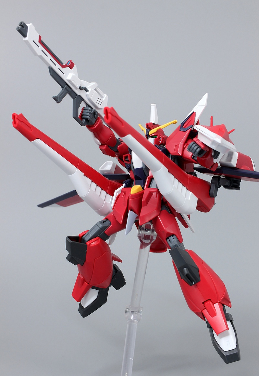 模型欣赏:模型师森野拓制作的hg不朽救世主高达,将不朽正义的背包搭载