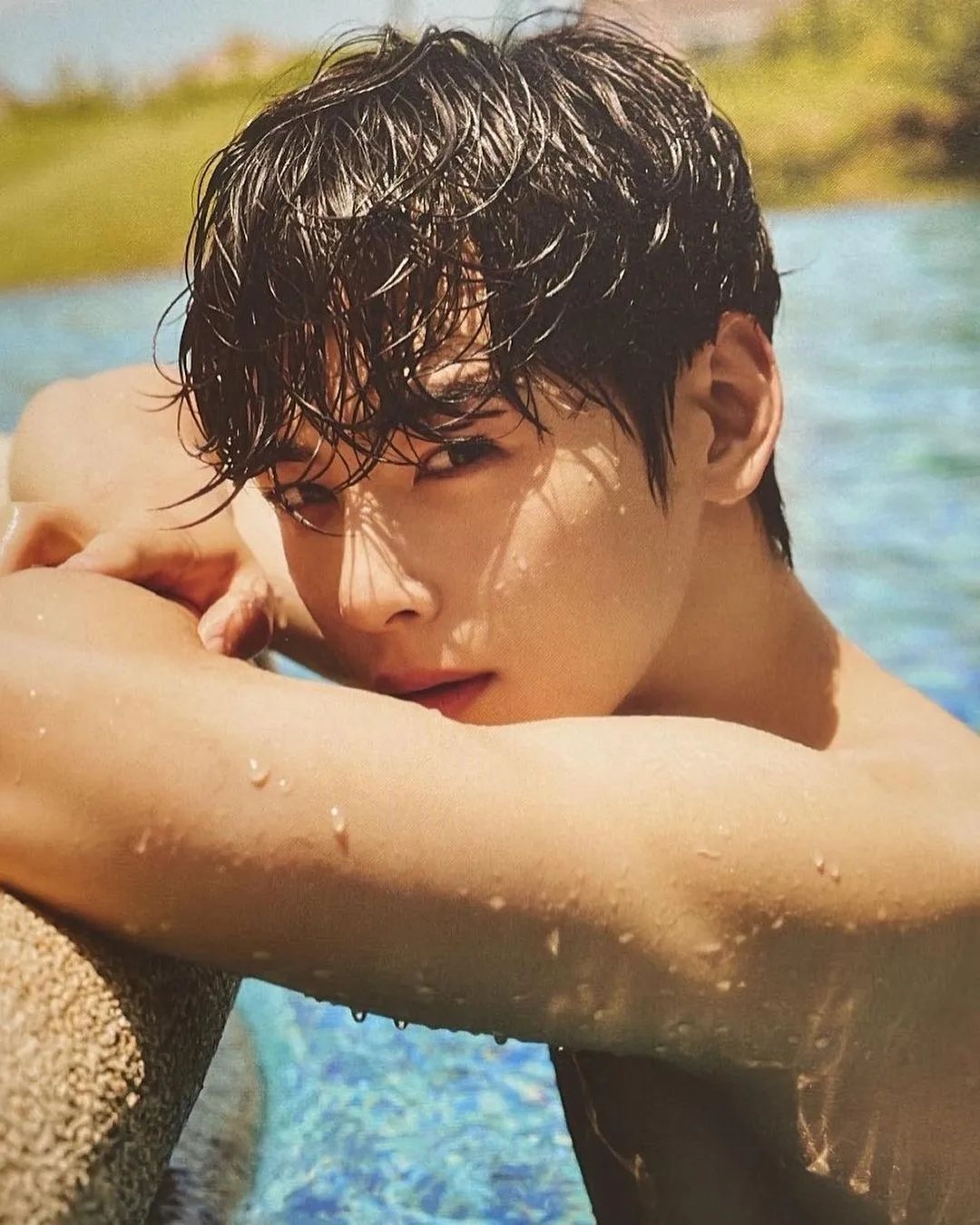 请欣赏泳池美男车银优 这谁看了不流口水 #最靓头像壁纸征集赛