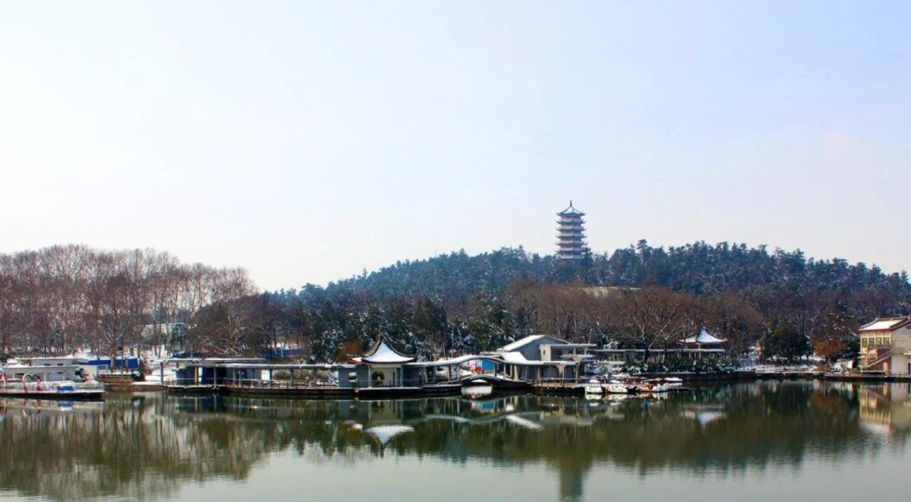1,龙子湖风景区龙子湖,蚌埠市的一颗璀璨明珠,与群山相拥,形影不离