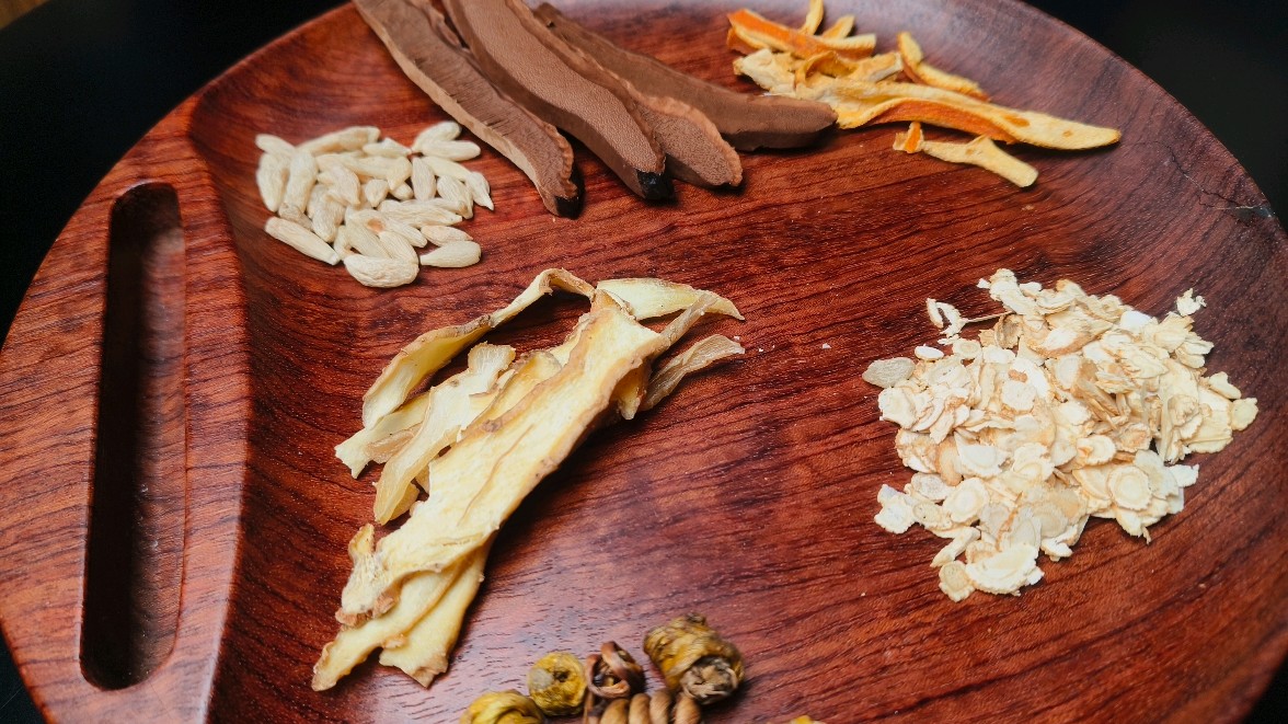 广东养生靓汤:如果你总是要熬夜试试灵芝石斛汤,清甜滋润清心火