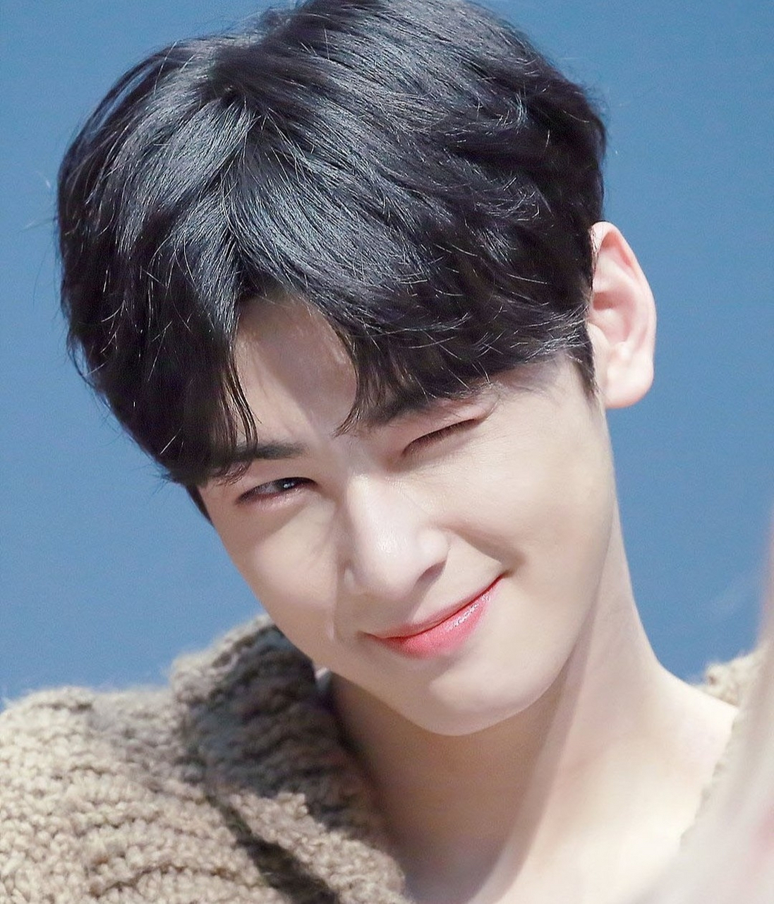 温温柔柔车银优 笑起来太迷人了 #最靓头像壁纸征集赛