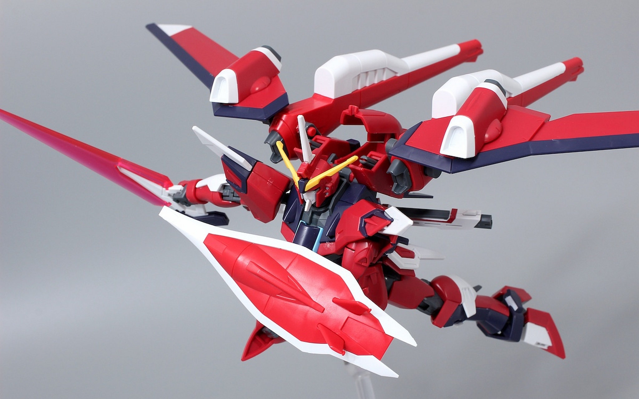 模型欣赏:模型师森野拓制作的hg不朽救世主高达,将不朽正义的背包搭载