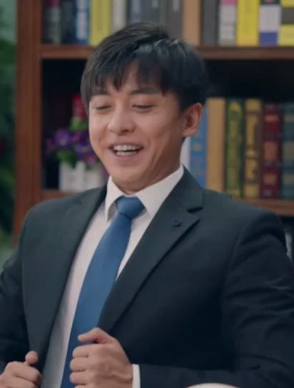 爱情公寓:张伟靠着绝对听力,哪料竟成功解决大明星纠纷,绝了