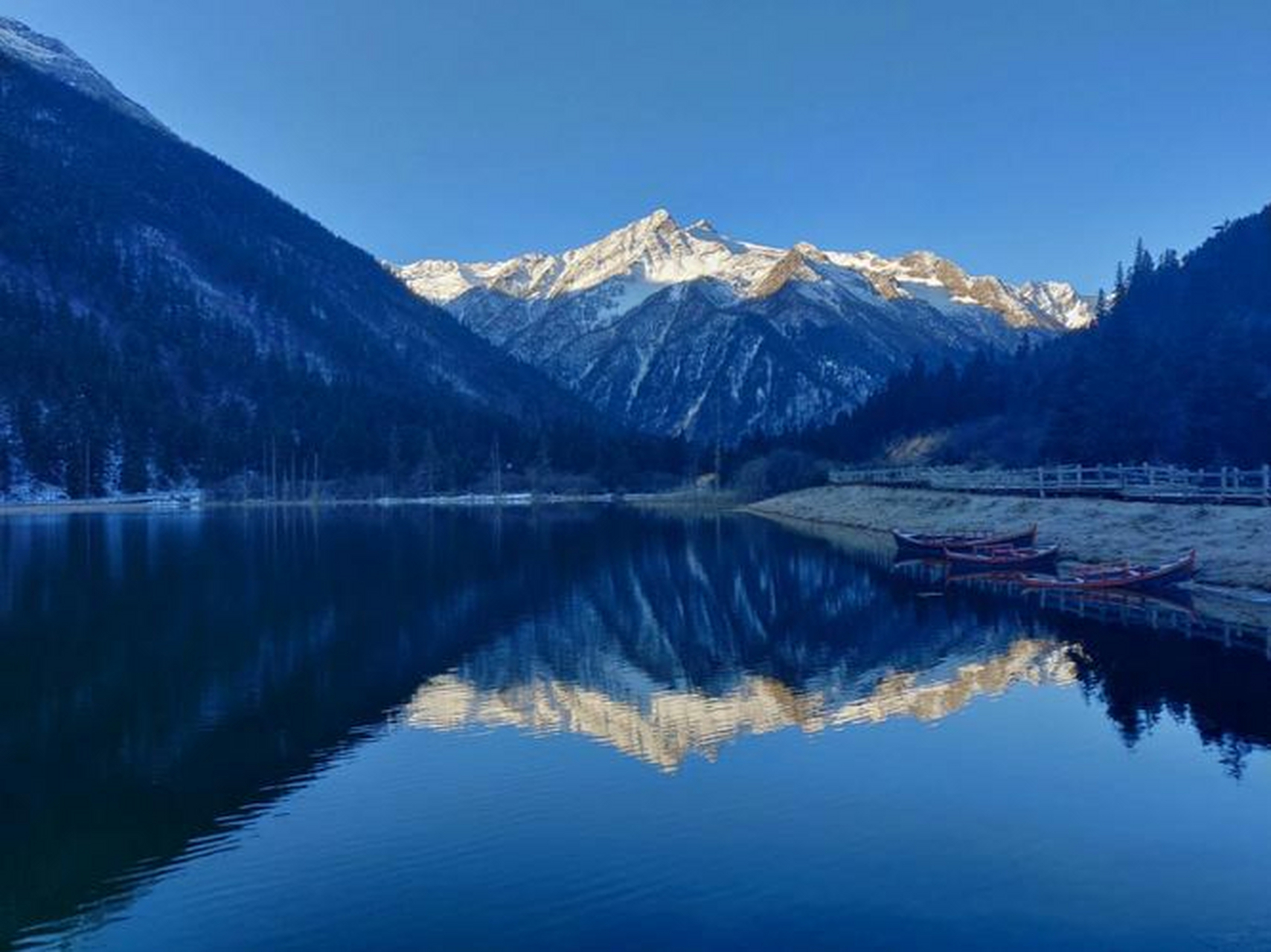 过冬怎么能没有#达古冰川:是一处位于四川省阿坝藏族羌族自治州黑水