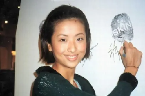 陈小春版鹿鼎记26年他的"老婆们"似乎销声匿迹她们现在过得如何