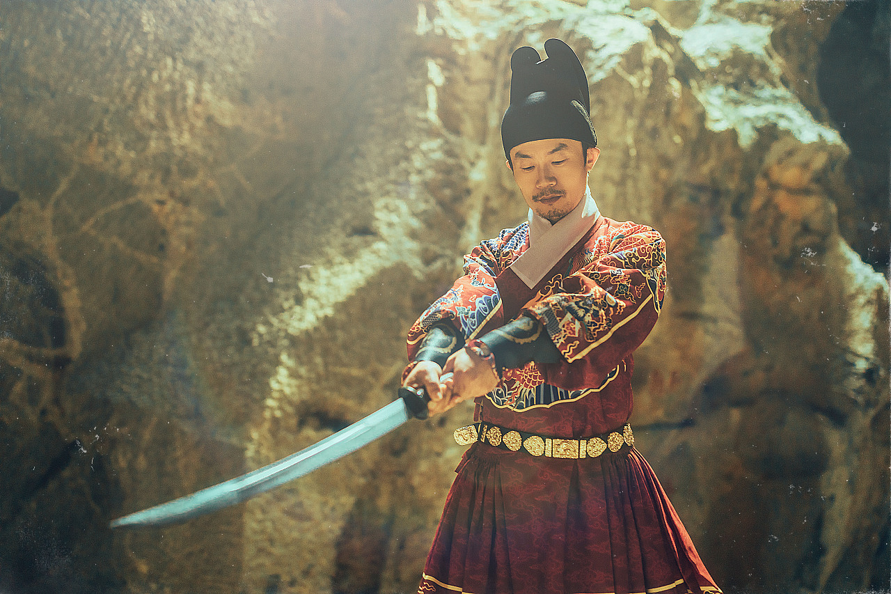 大学生扮锦衣卫被批没文化,警惕历史虚无主义,文化自信反对双标