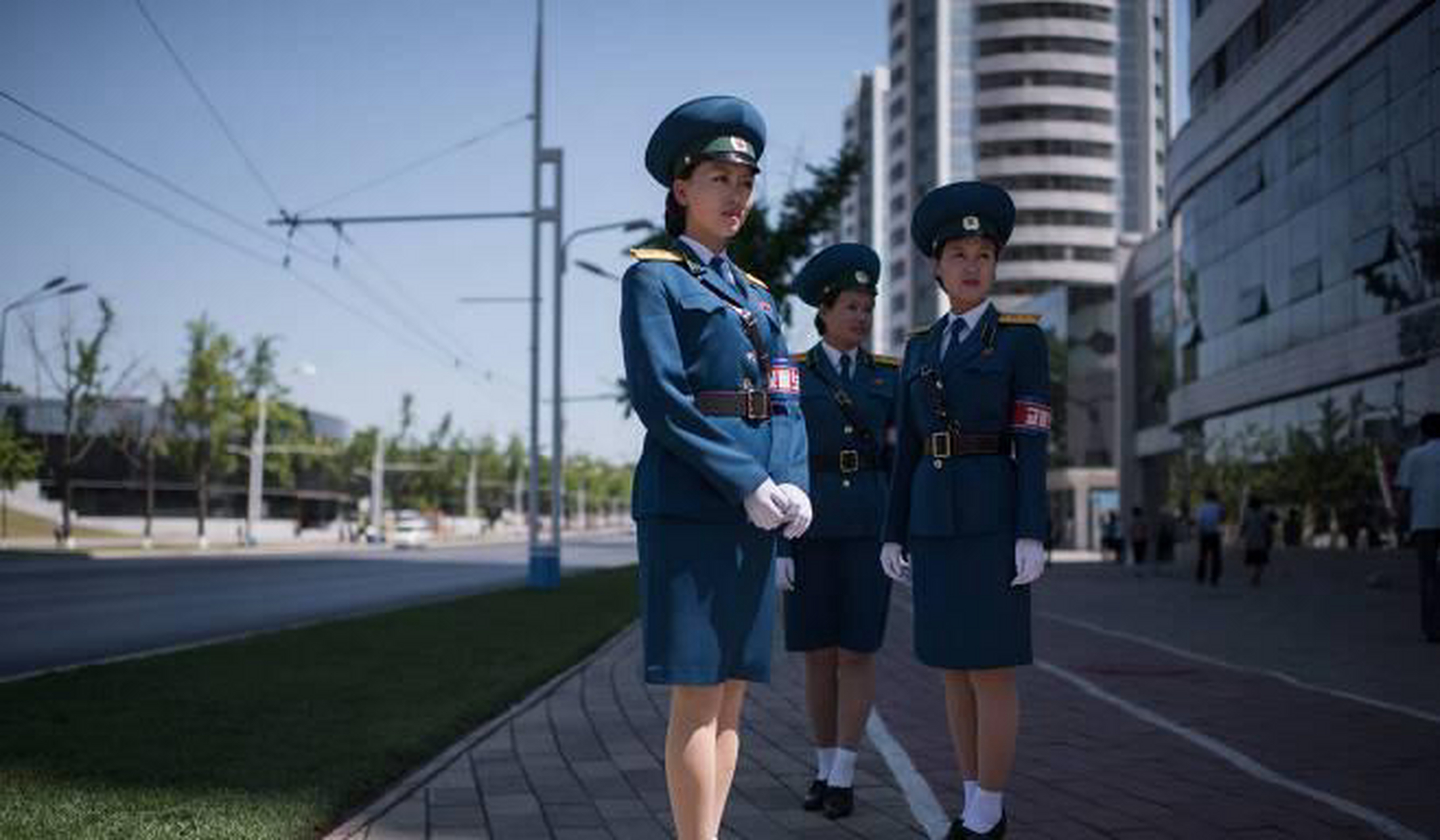 朝鲜美女 交警图片