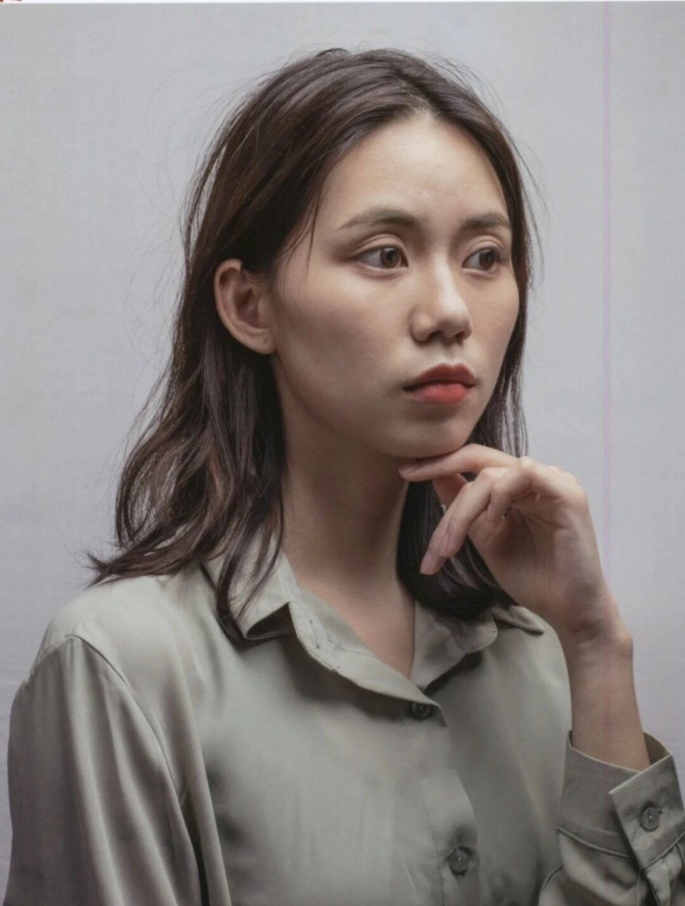 超适合彩头的女青年照片素材  唯有干画解千愁