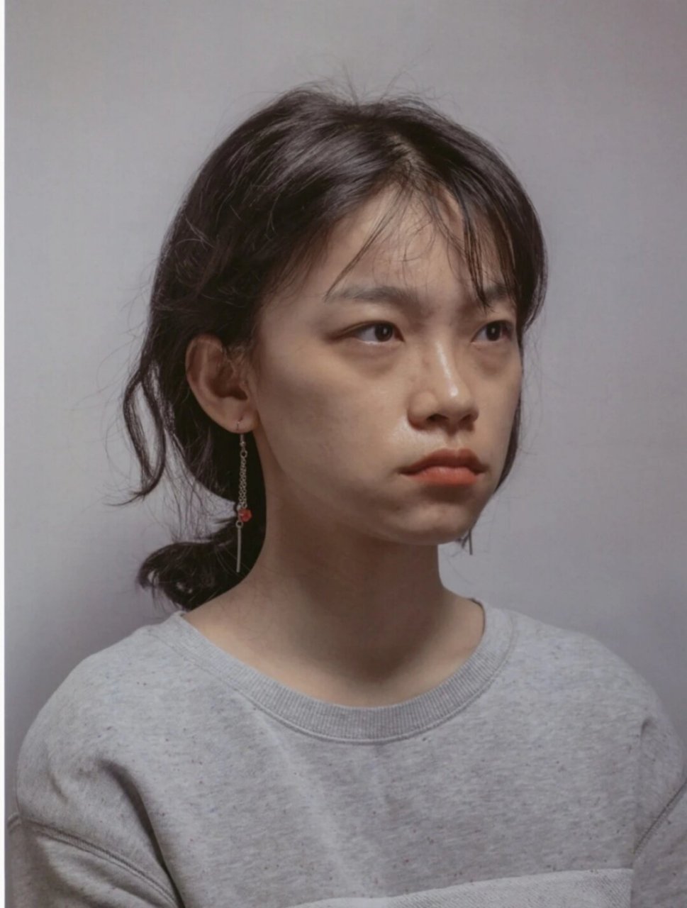 超适合彩头的女青年照片素材  唯有干画解千愁