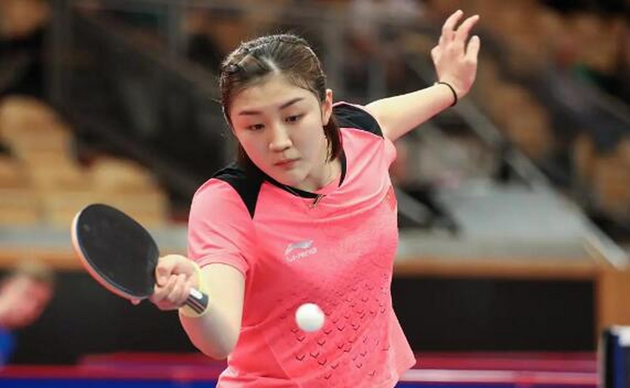 在女乒核心选手中,陈梦距离大满贯更近,但孙颖莎和王曼昱在年龄,身体