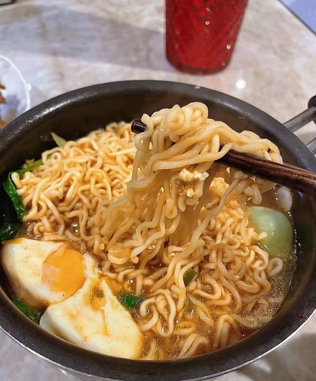 每次都忘不了的白象泡面  白象的汤好喝泡面真的是让人一吃难忘!