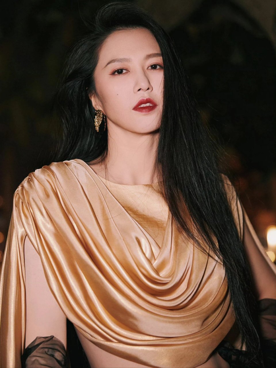 改编刀剑如梦惹争议谭维维回应 歌手谭维维在晚会上献唱由周华健创作