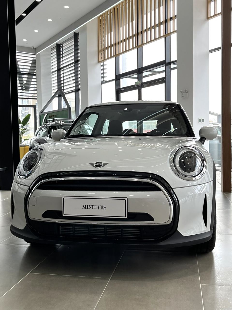 这么好看的车  你们知道吗,我最近看到一款mini三门版one,它的颜色