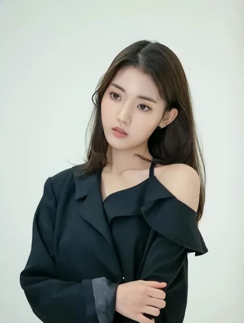 韩国歌手李尚恩在演出卫生间身亡.@小盐不咸吖的动态