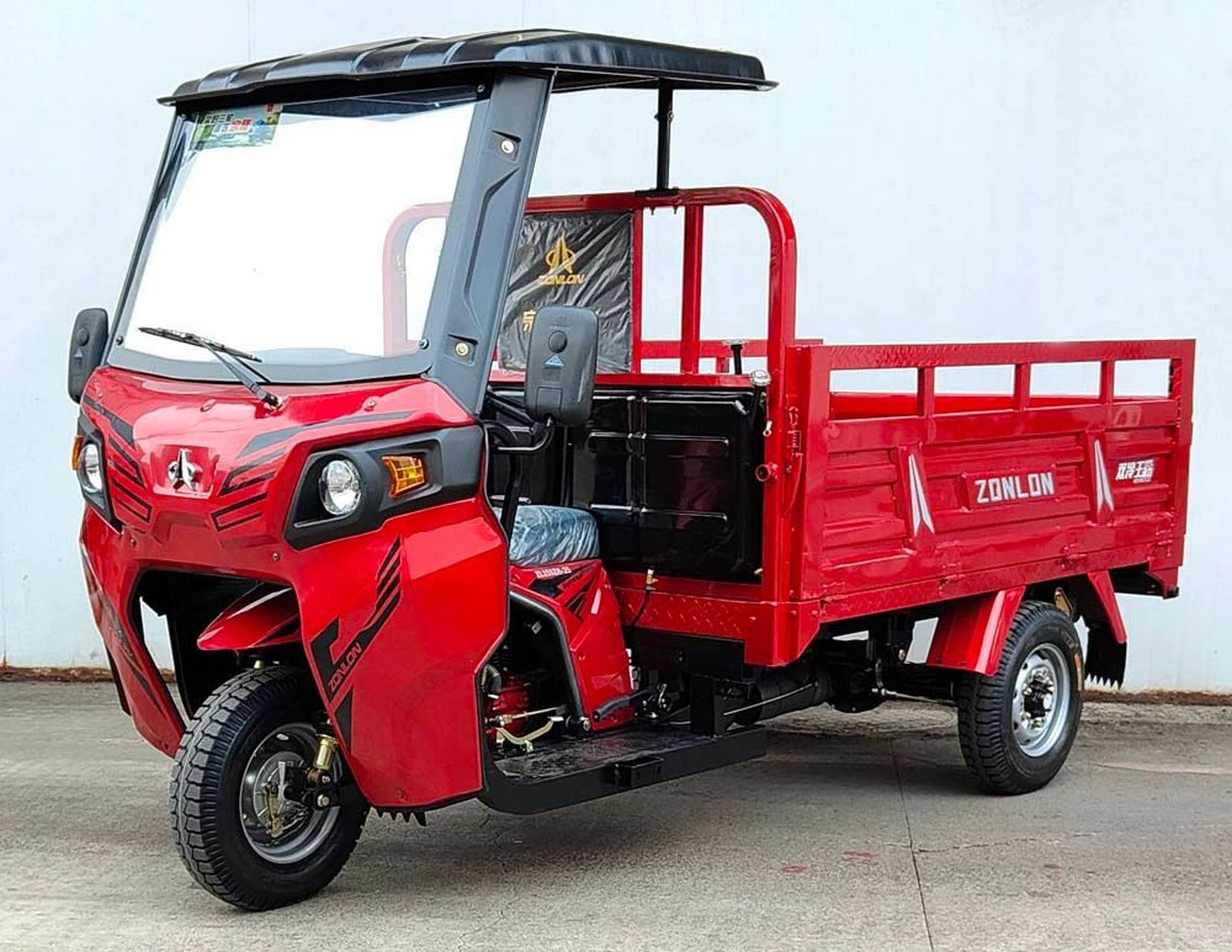 亲身体验国产电动三轮车:外贸"三蹦子"的逆袭  最近我亲自试驾了一款