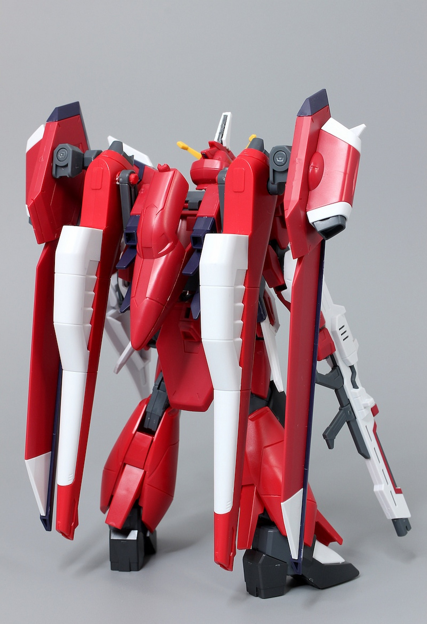 模型欣赏:模型师森野拓制作的hg不朽救世主高达,将不朽正义的背包搭载