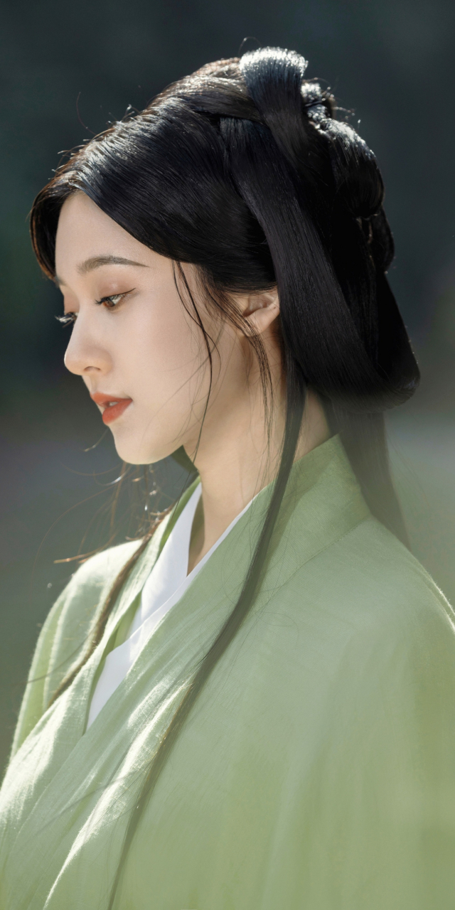 王子璇古风唯美壁纸写真图集:山间午后,塞外古城,灵动的古装美人
