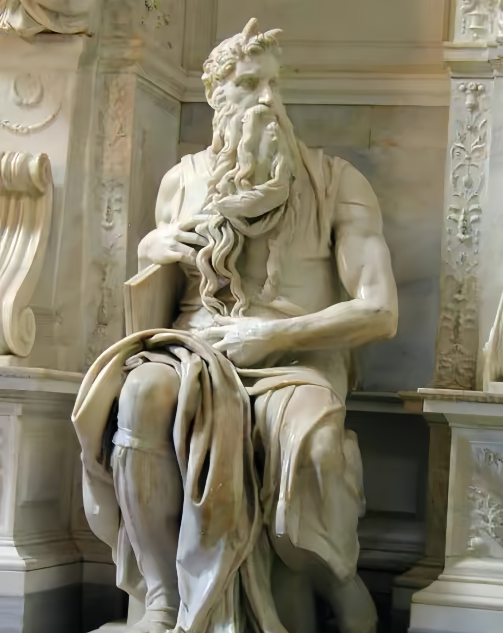 《掷铁饼者》,雕塑家米隆的代表作,描绘了铁饼被摆至最高点即将抛出的